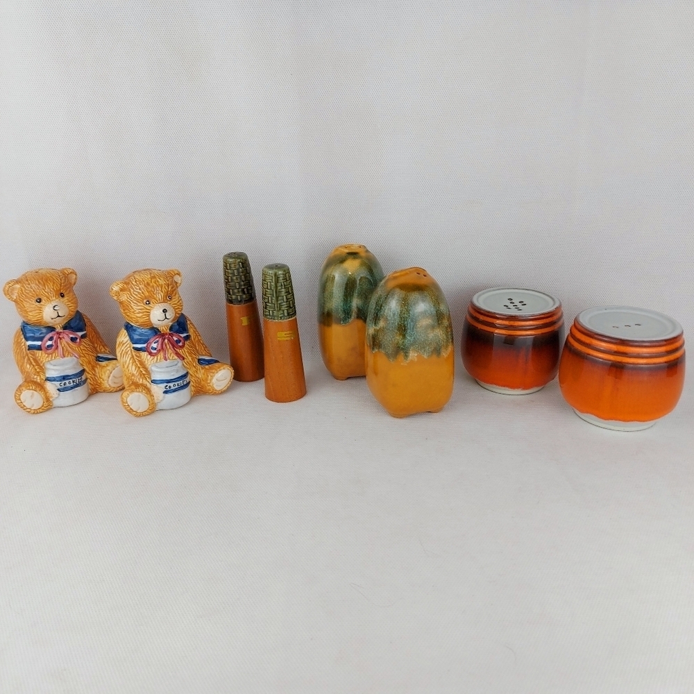 Vintage lot of 4 Mid Modern Century salt & pepper shakers drip glaze teddy bears
